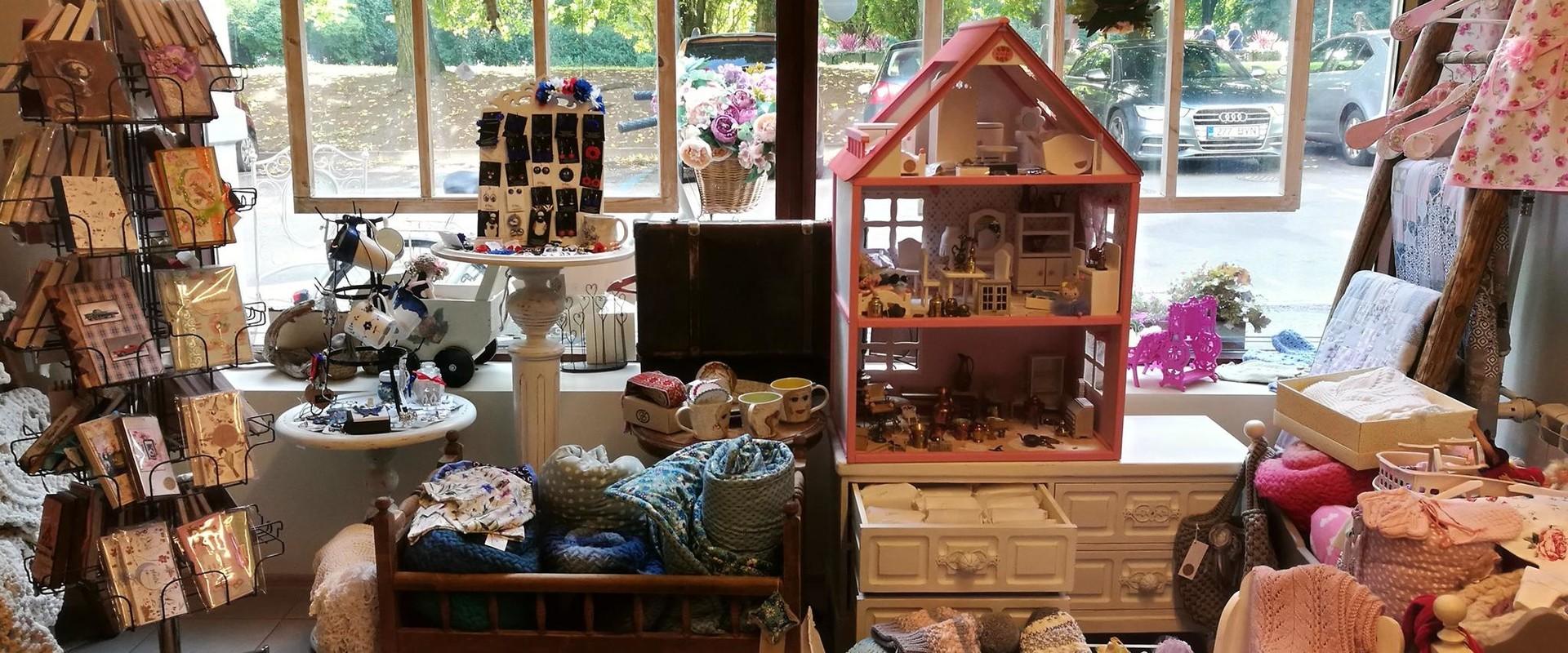 Käsityösalonki Roosiait