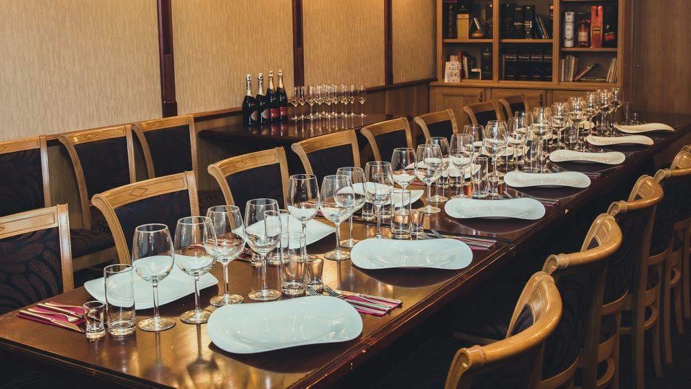 Pubi Pahad Poisid Tartu Kesklinnas