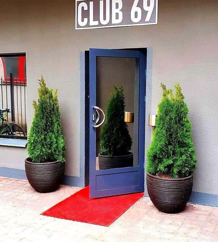 Sauna Club 69