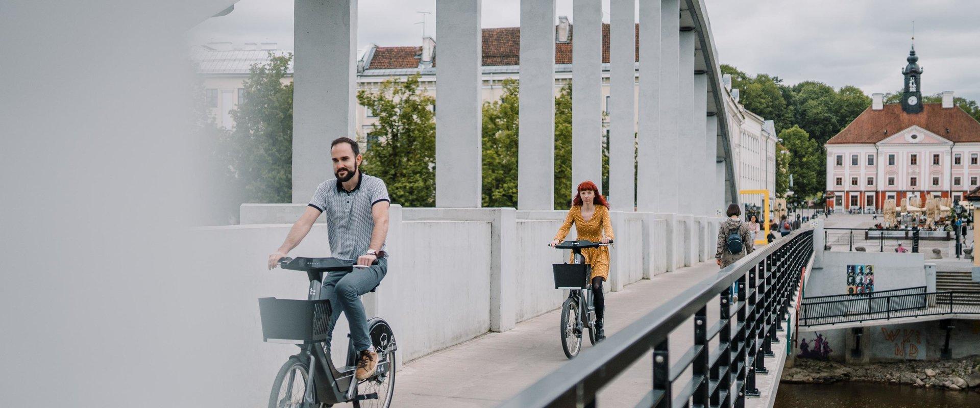 Tartu ir kompakta un videi draudzīga pilsēta, ko visērtāk var izjust un iepazīt kājām vai ar velosipēdu. No 2019. gada jūnija visā Tartu pilsētā tiek 