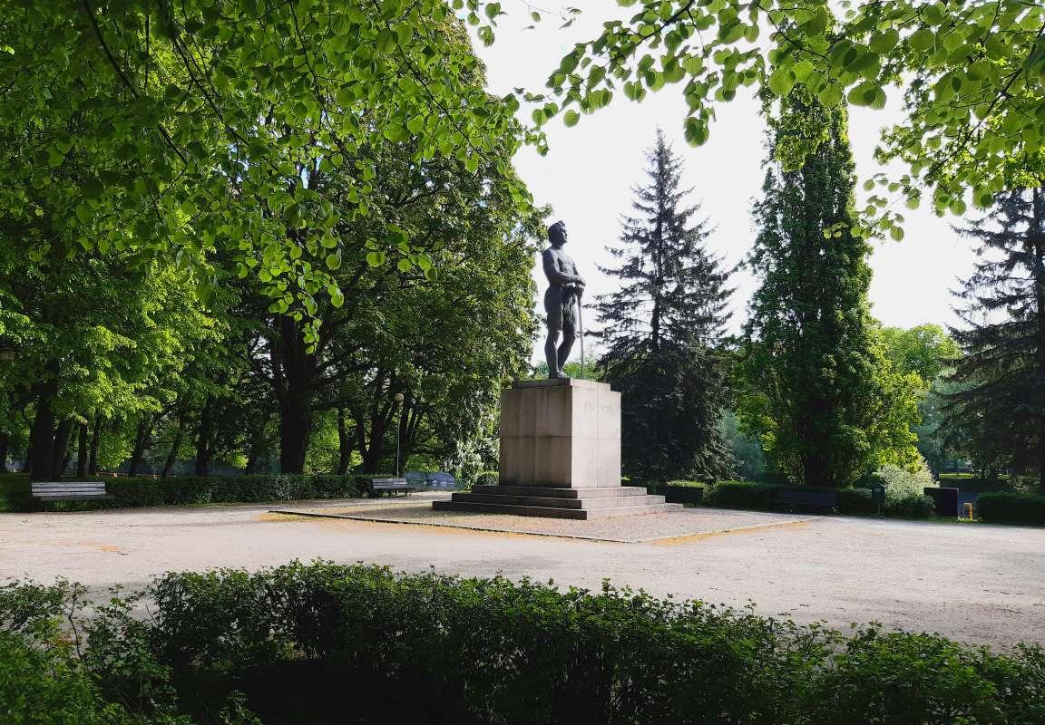 Vabaduse puiestiku pargis asuv Vabadussõja monument