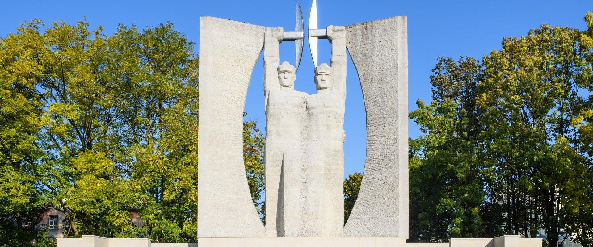 Monument "Glory to Work"