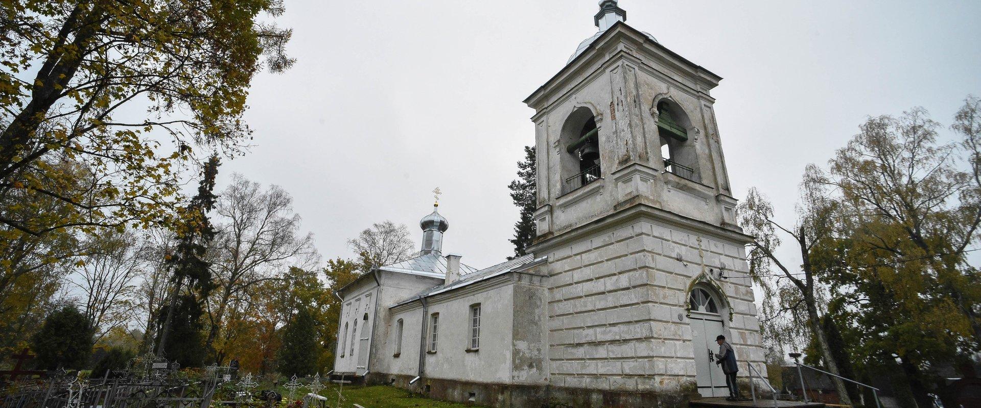 Saatse Church was completed in 1801. This congregation has been a mixed congregation of Setos and Russians. Saatses biggest holiday is St. Paraskevas 