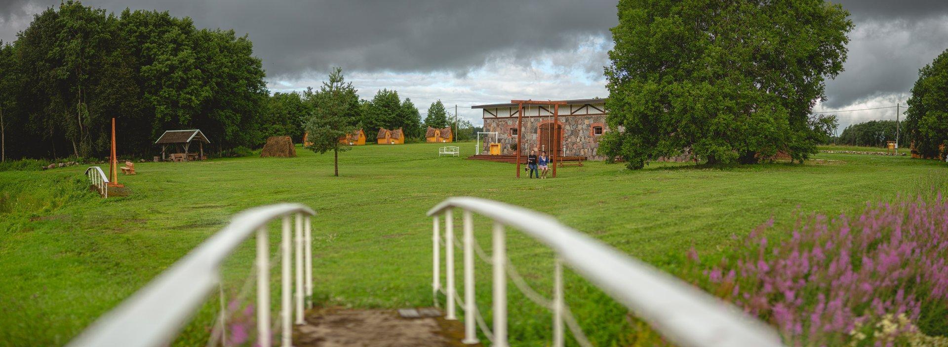 Kadrina mõisa kämpingud ja karavaniplats