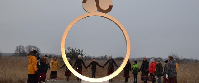 Ö/Õ statue to mark dialect border