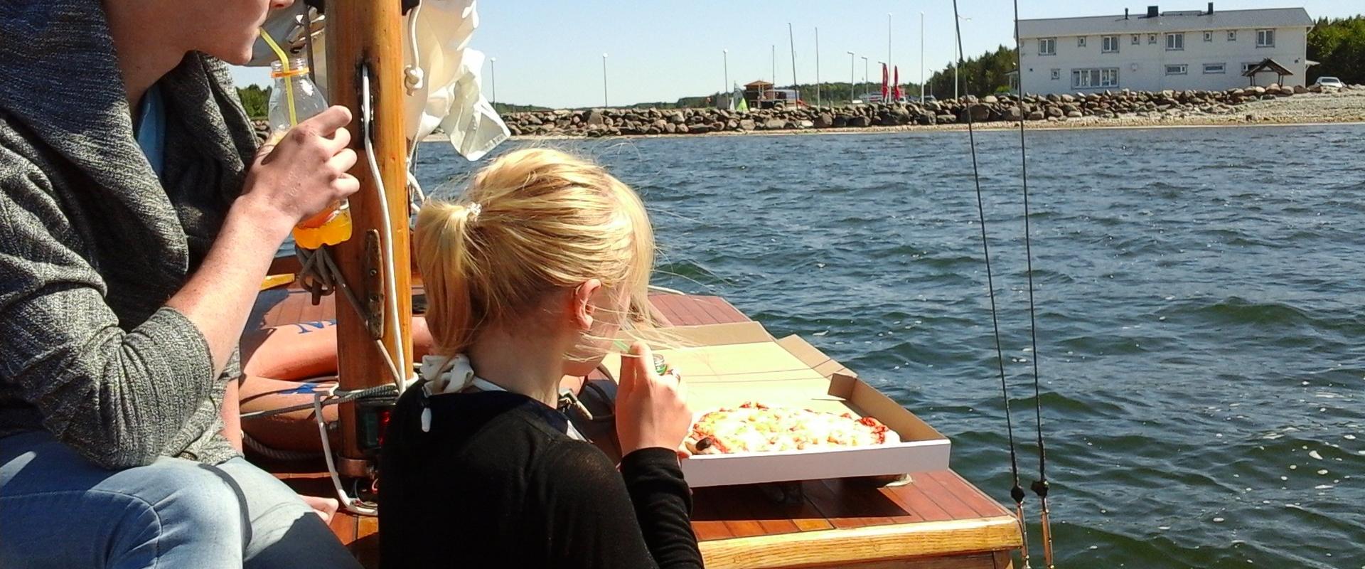 Merereisid puidust purjelaev Juuliaga Roograhu sadamast
