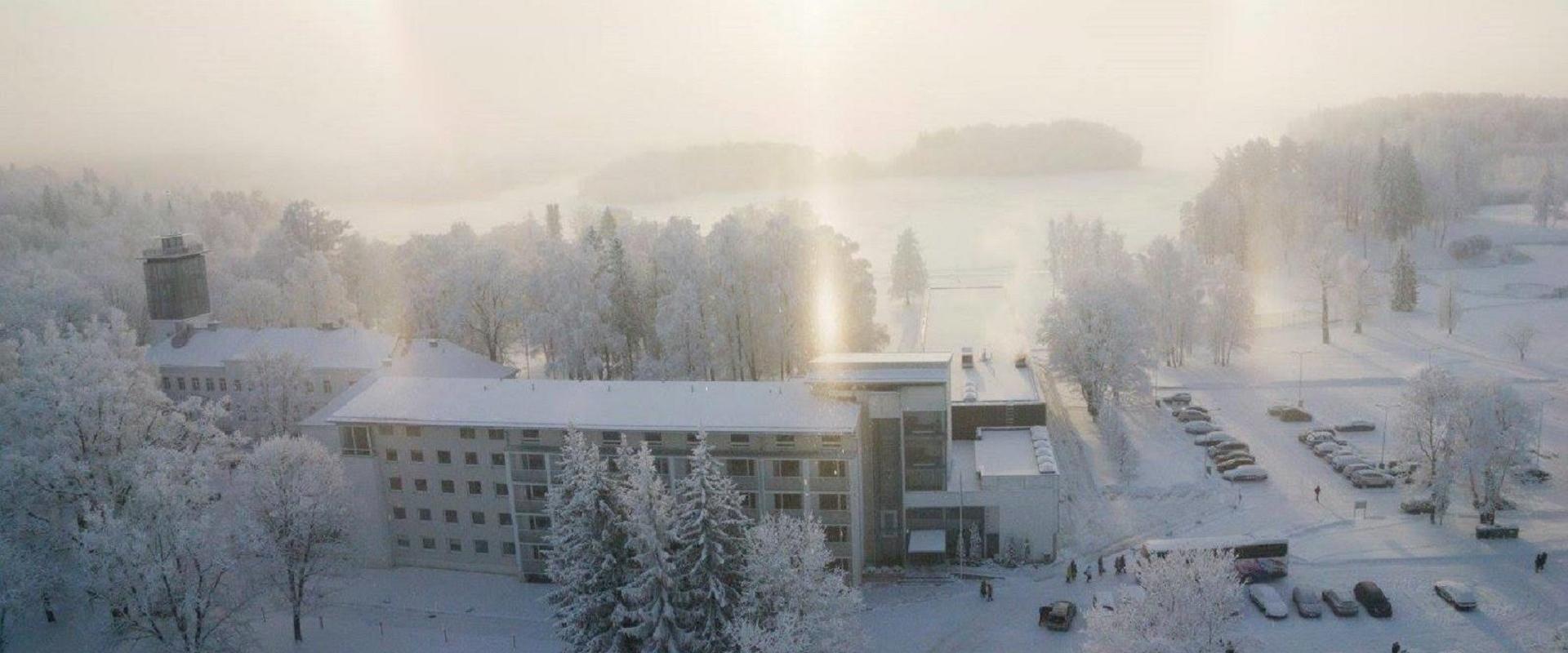 Pühajärve Spa & Erholungszentrum im Winter aus der Vogelperspektive