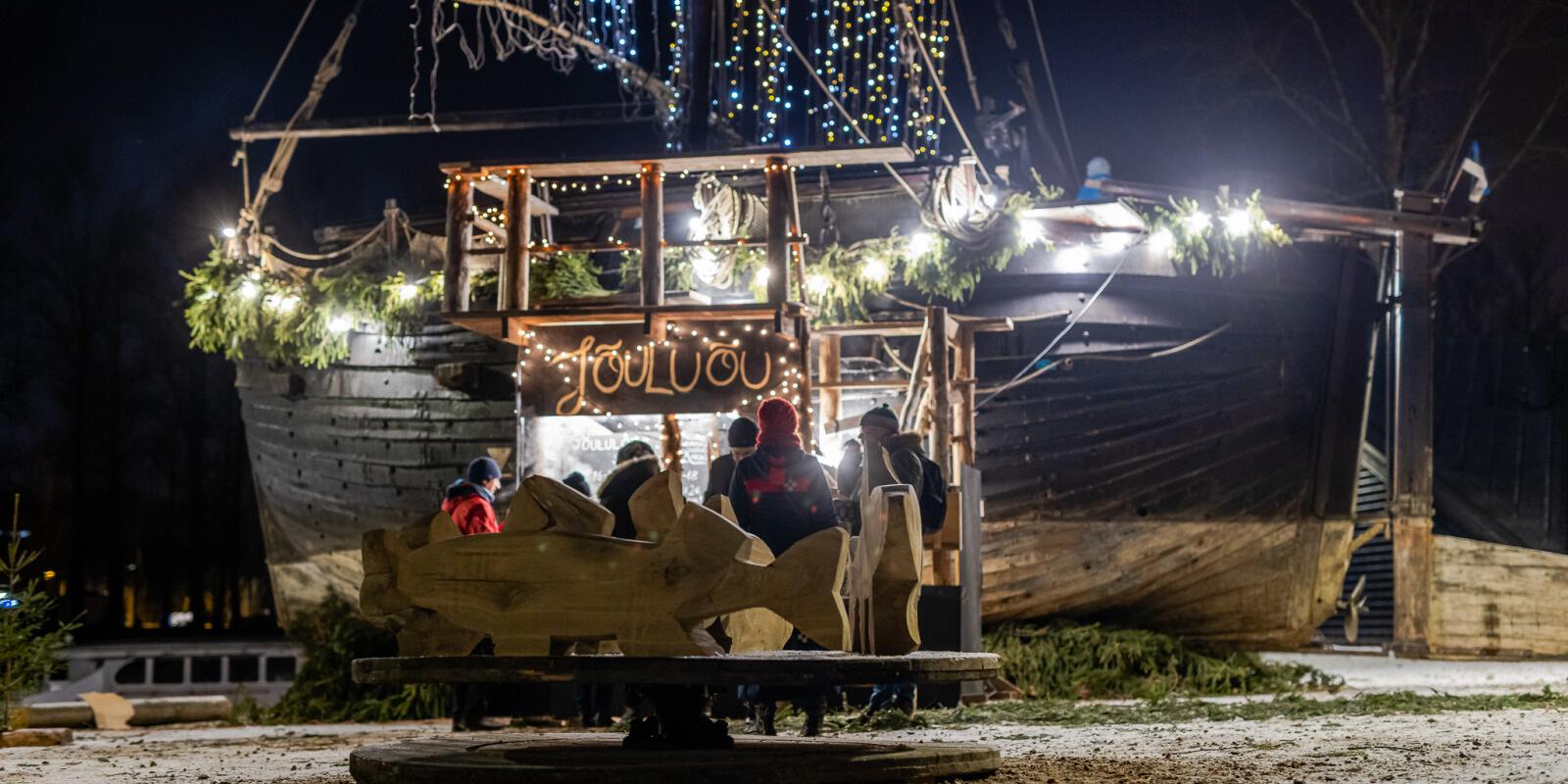Lodjakoda (Barge Chamber) theme park during Christmas