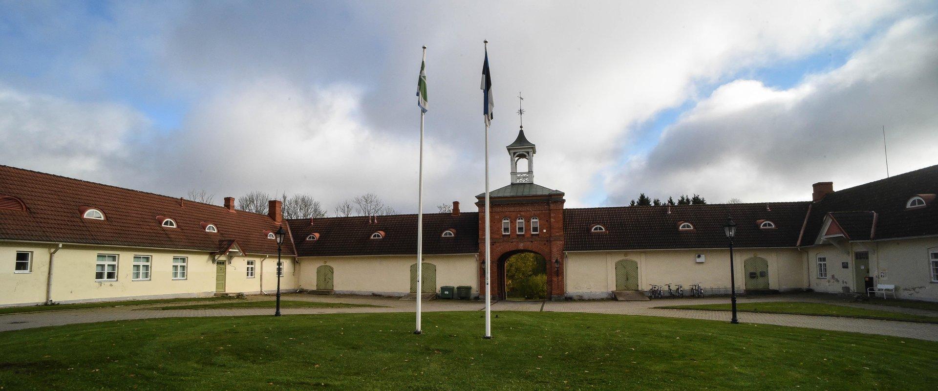 Rogosi Mõisa Muuseum (peamaja, kellatorn, muuseumikeldrid, park)
