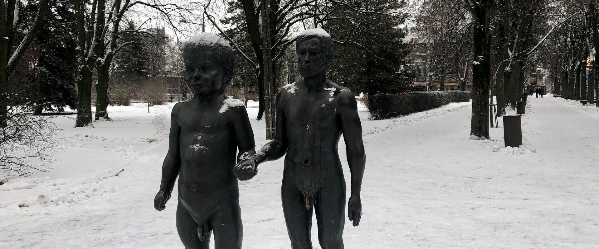 Skulptur „Vater und Sohn"