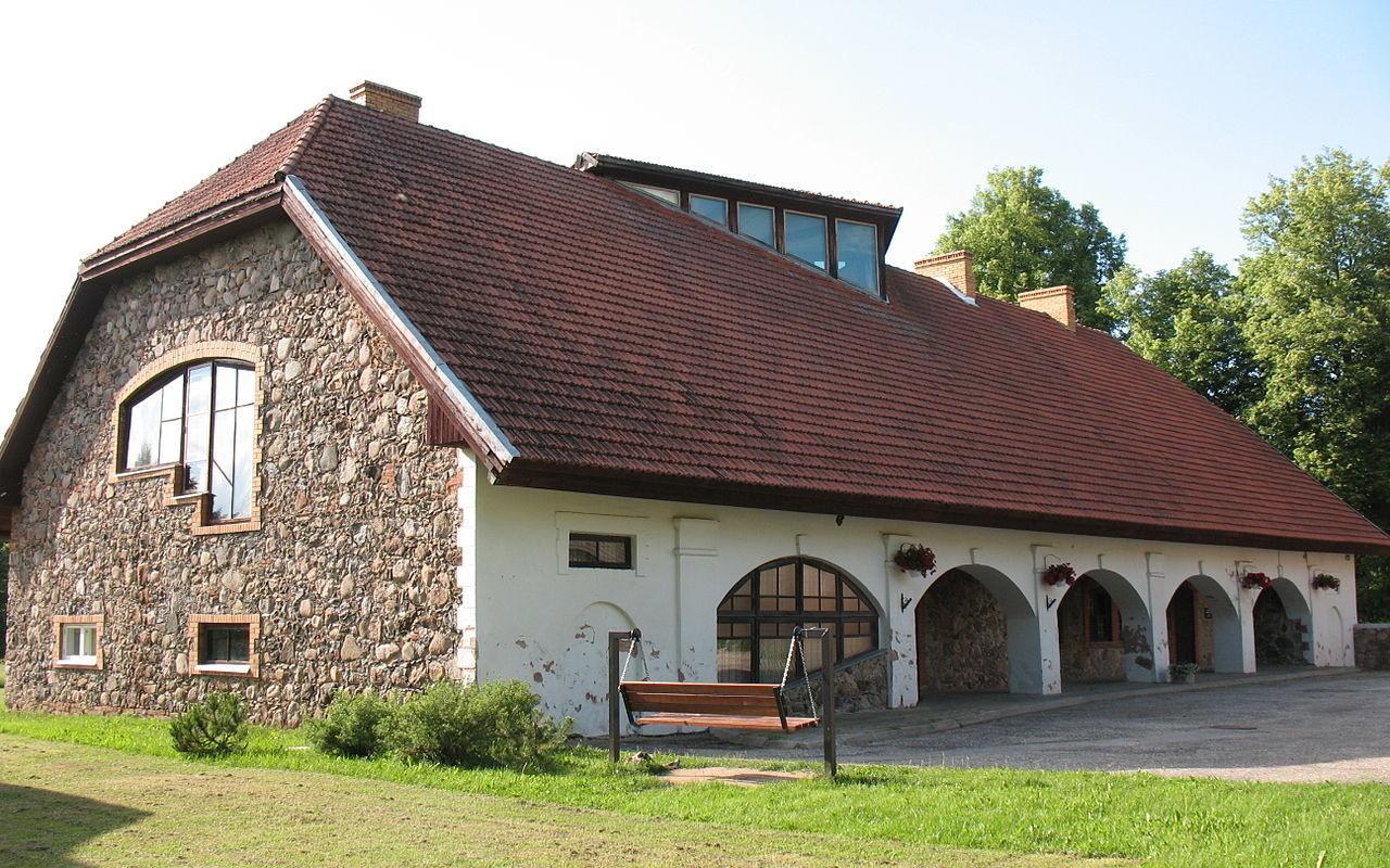 Rannu Manor granary building