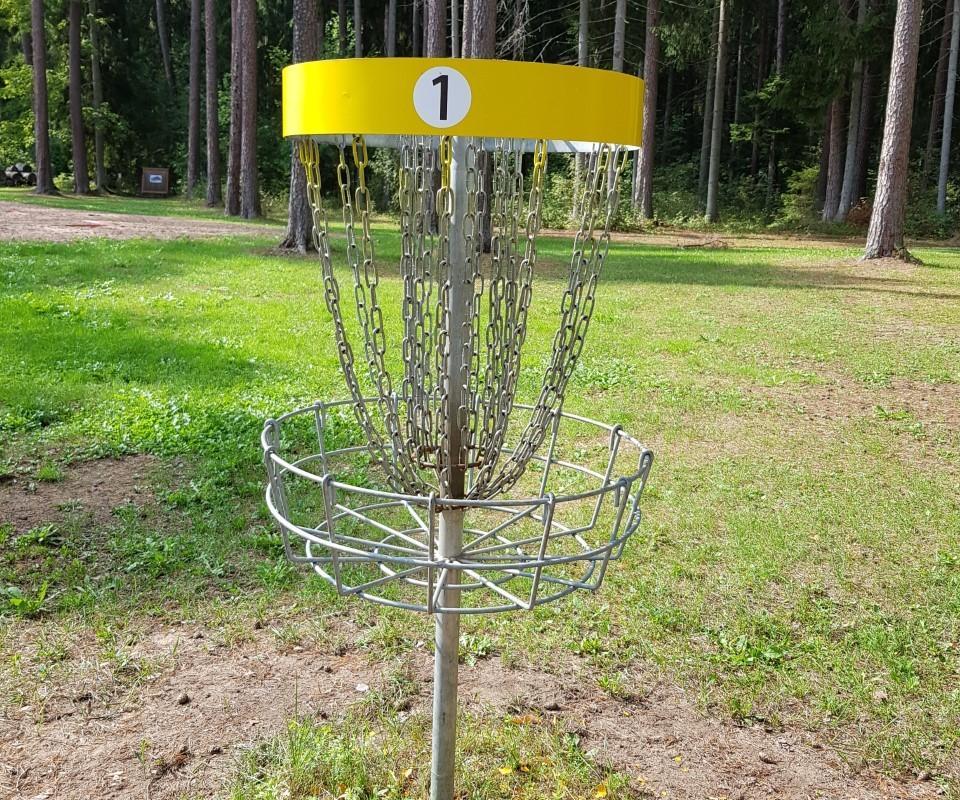 Tartu apriņķa Veselības sporta centra disku golfa parks: disku golfa grozs