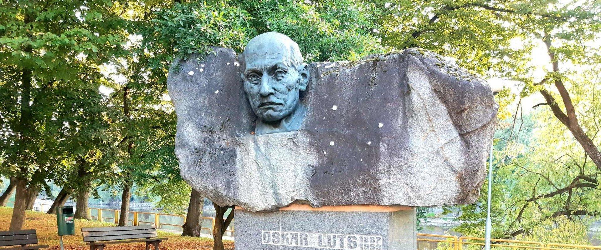 Statue of Oskar Luts