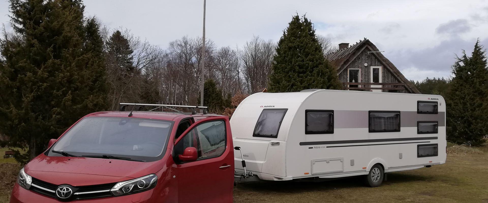 Matkaautode, karavanide puhkeala ning telkimine Maali talus