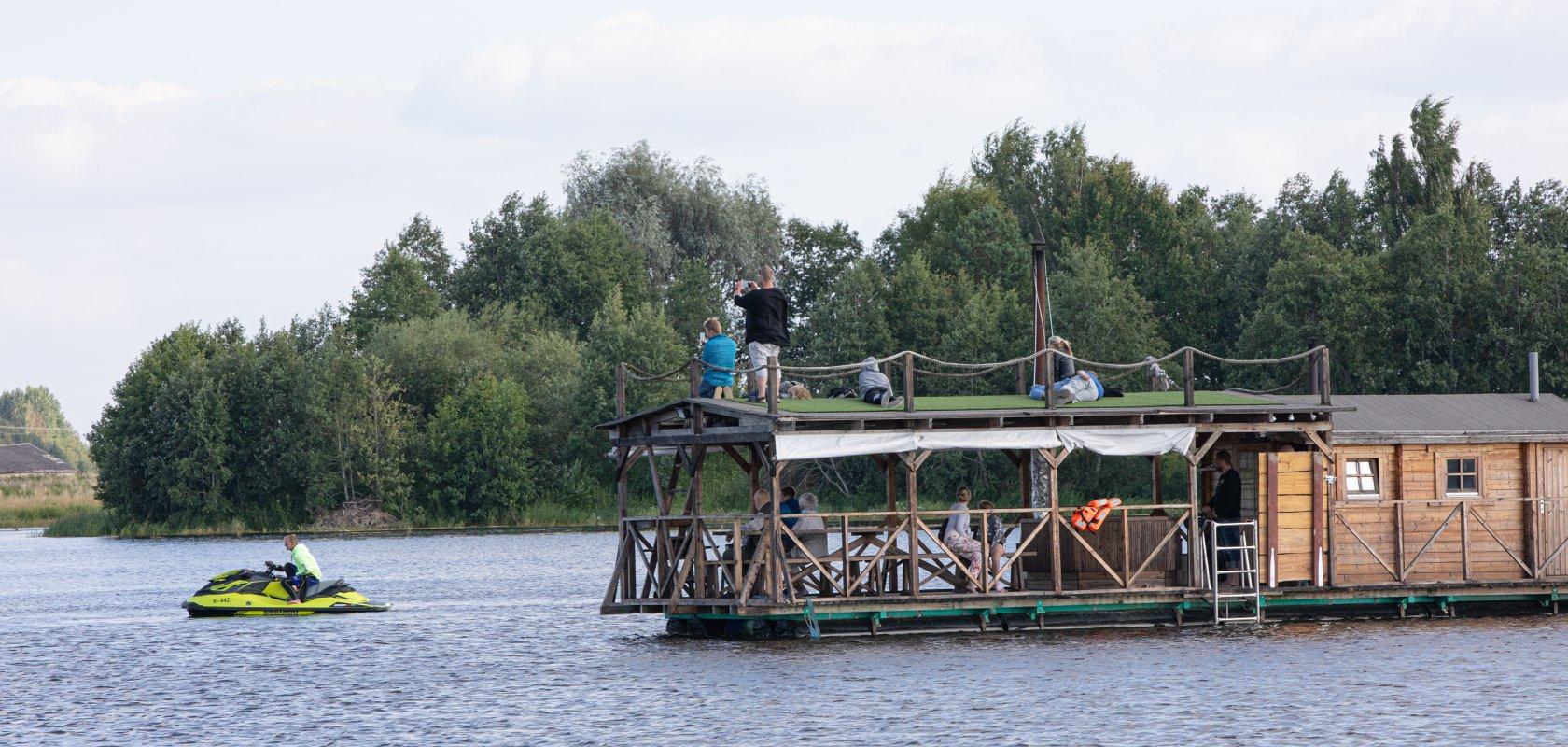 Parvsaun "Krõõt" Kamari paisjärvel