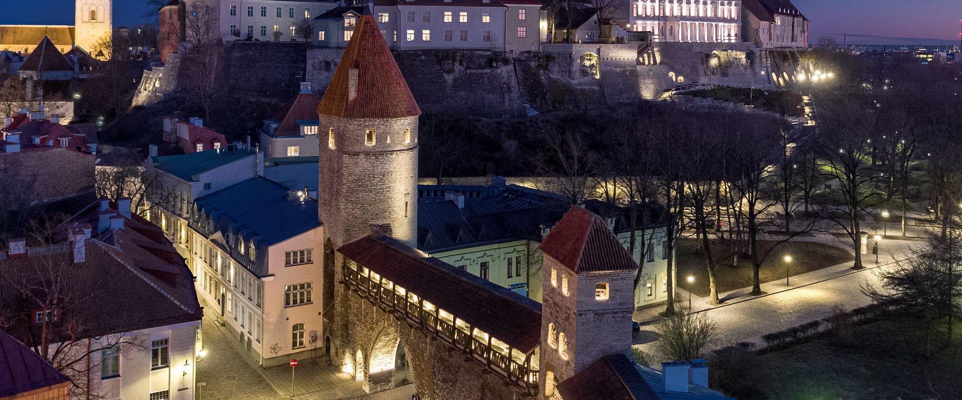 See the Old Town: free audio guide tour "Whisperings of the City Wall"