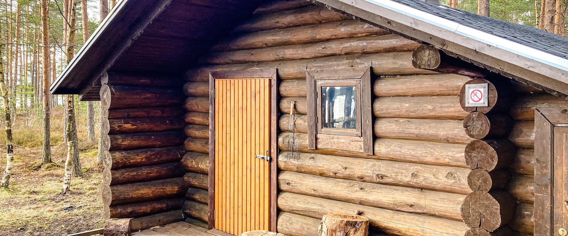 Tudu bog lake and forest hut