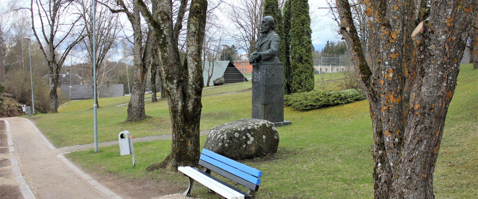 Jakob Hurda monument Põlvas