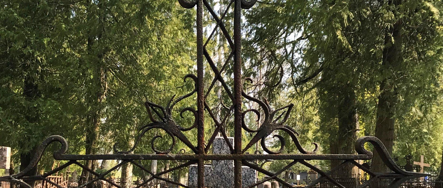 Reopalu kalmistu Paides