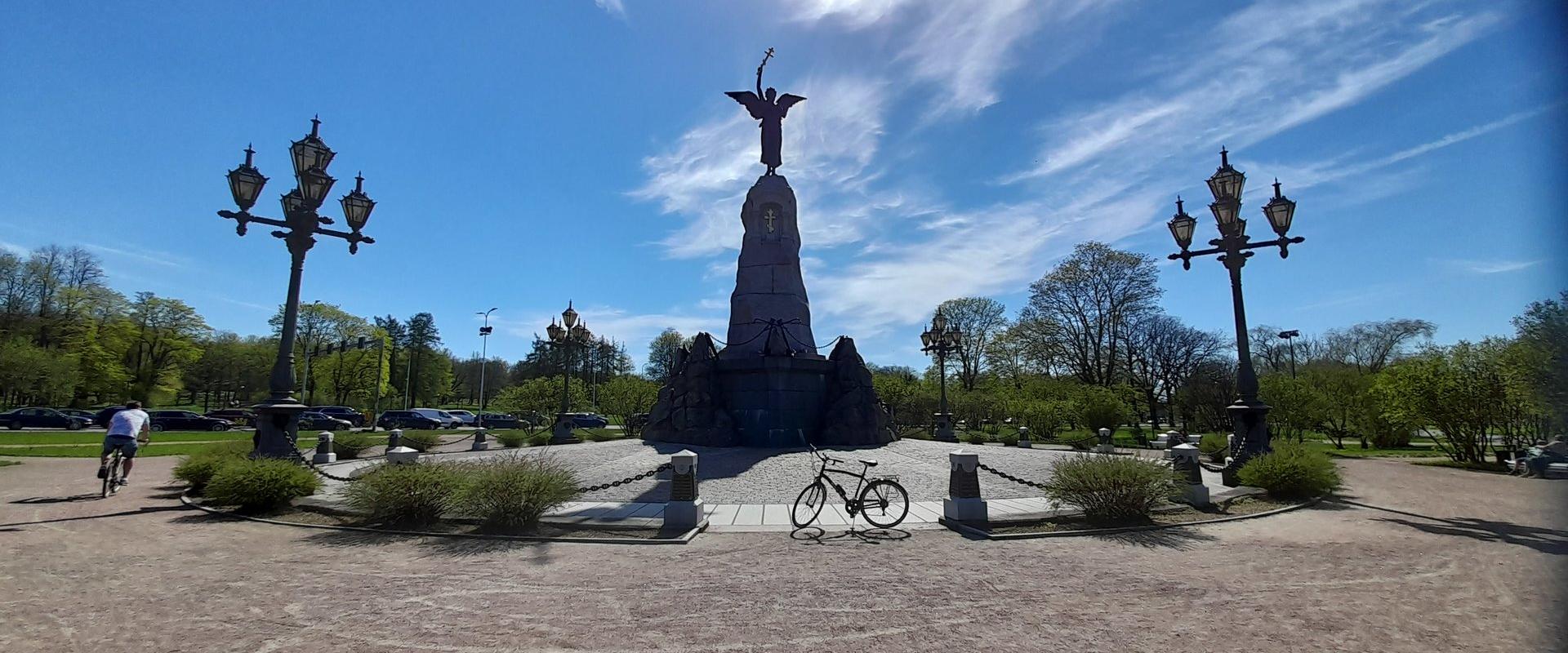 Tallinn Bike Tour including Kalamaja, Telliskivi, Kadriorg