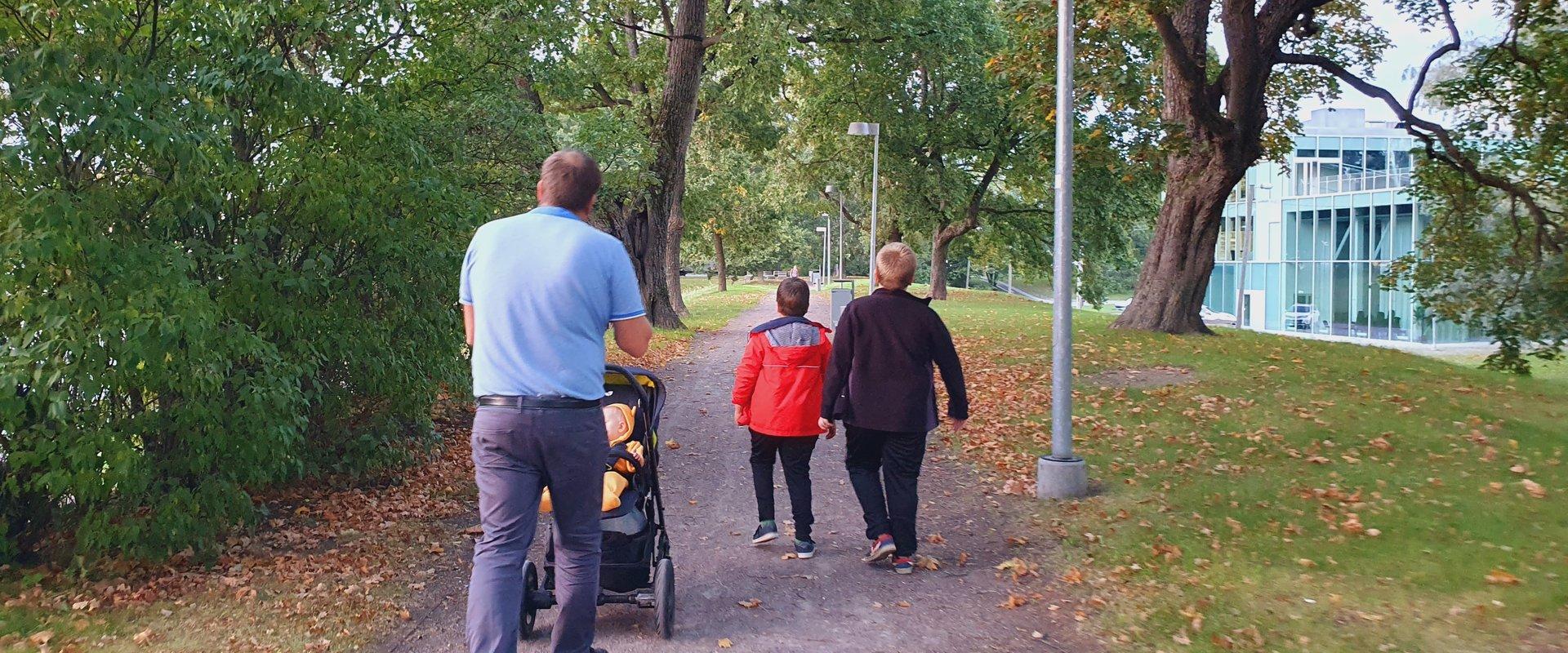 Exkursion mit einem kinderfreundlichen Stadtführer in der Altstadt von Pärnu