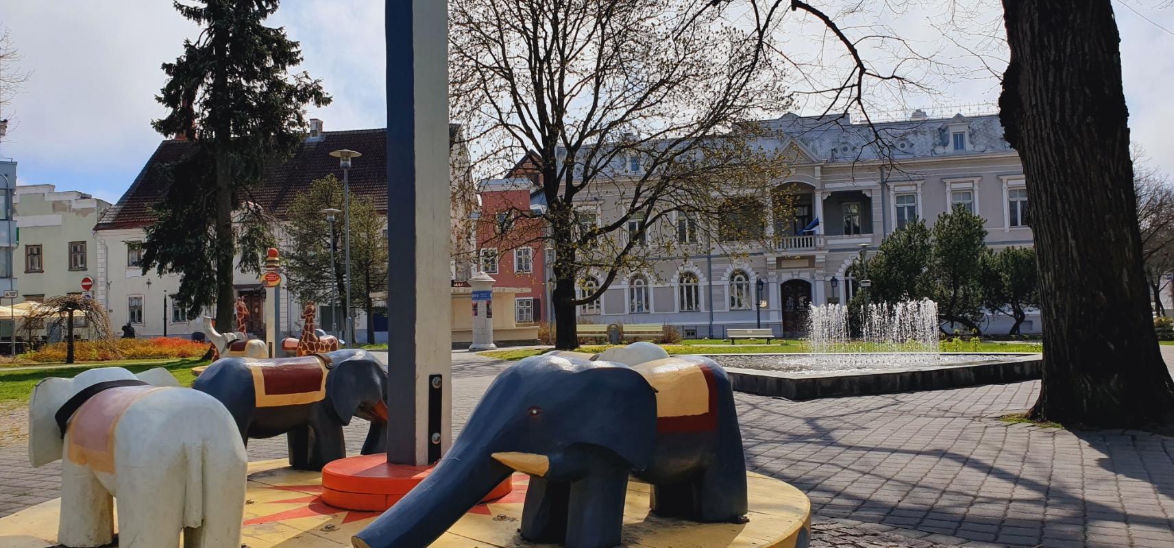 Exkursion mit einem kinderfreundlichen Stadtführer in der Altstadt von Pärnu