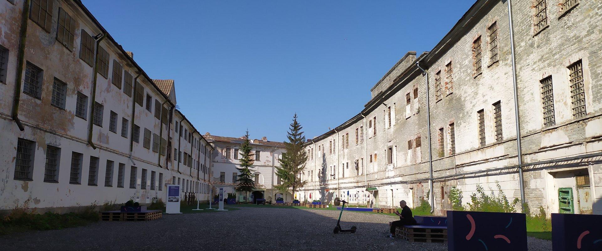 Tõeliselt põnev kompleks.  Patarei Merekindluses