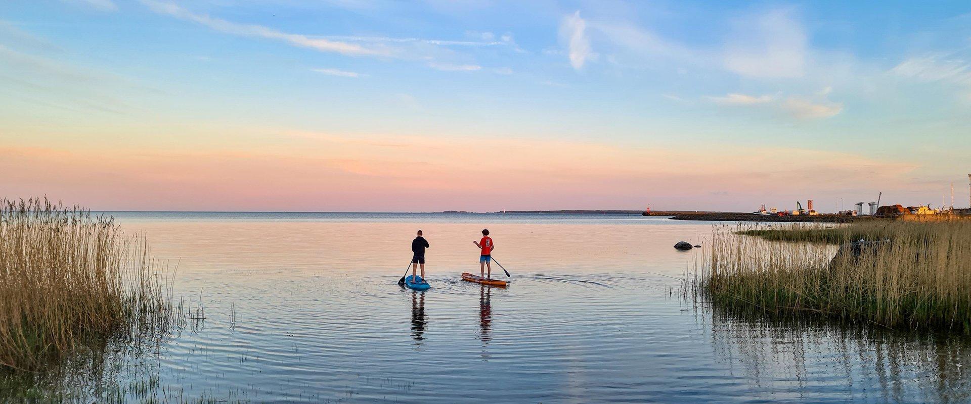 Want to try riding a SUP board? Villa Kuus Sõlme, located in Kuressaare near the Port of Roomassaare, rents SUP boards for the whole day or for a long