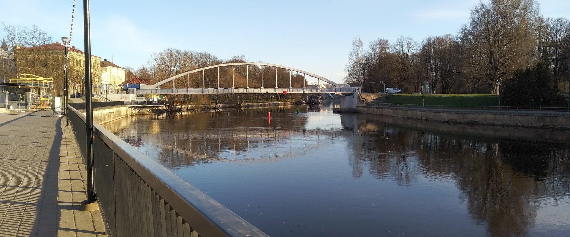 Kaarsild Bridge on a sunny morning