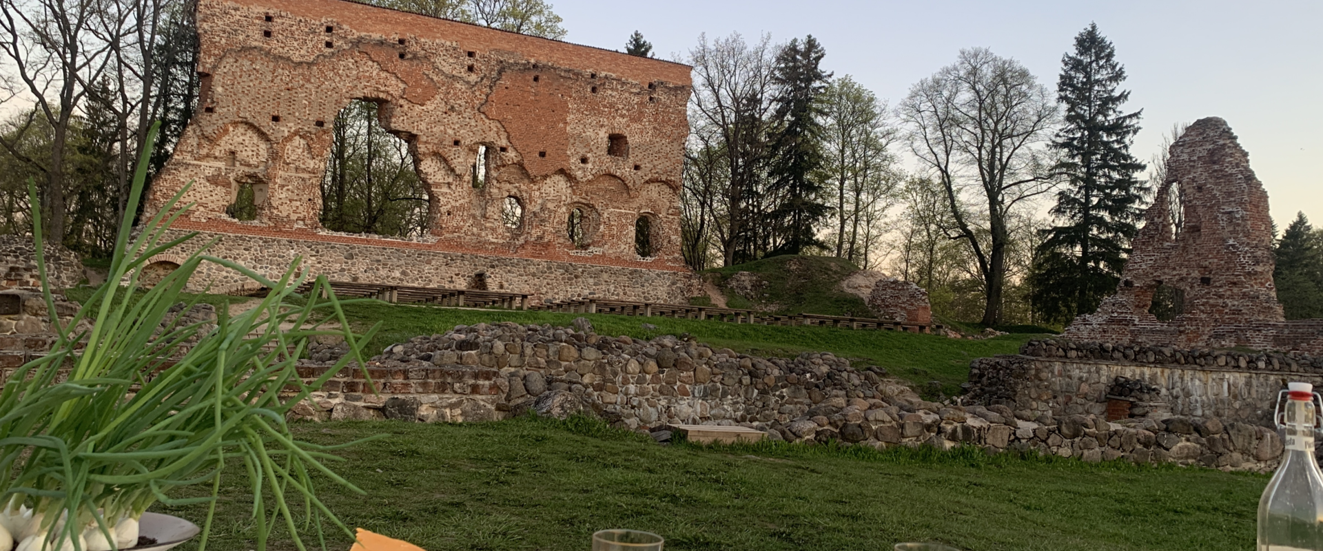 An early morning adventure in Viljandi with breakfast in the Castle Hills