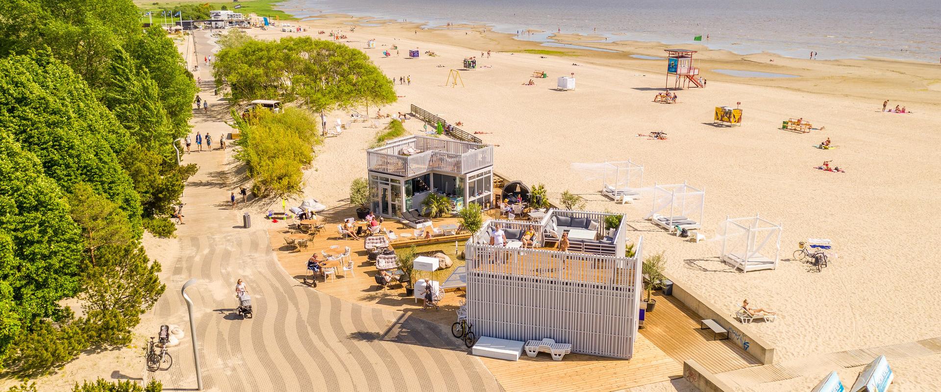 The attractive Pärnu beach promenade offers a real resort atmosphere and makes the beach of the summer capital attractive, even in unideal weather. Th