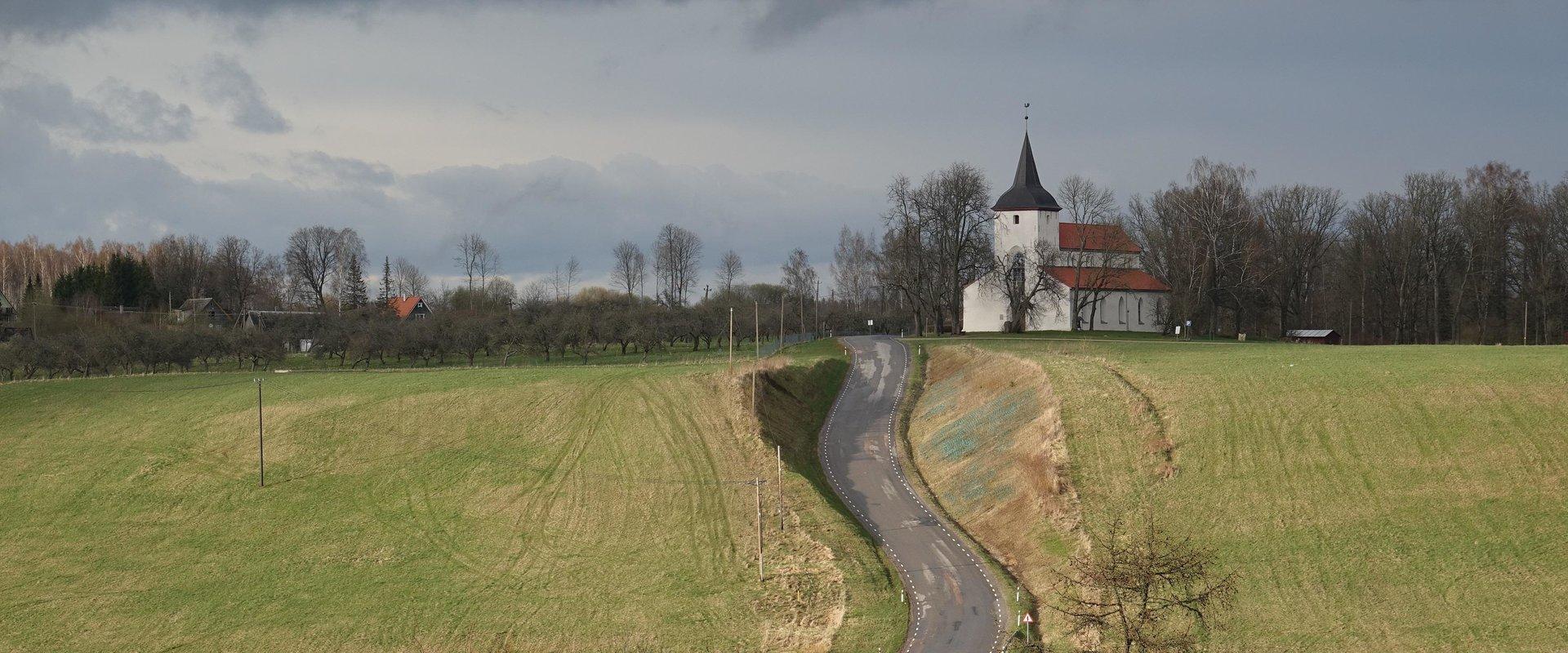 Lettische Grenze Valga (0,0 km) – Valga Zentrum (2,4 km) – Lüllemäe (24 km) – Vana-Antsla (41 km) – Urvaste (47 km) – Sihva (69 km) – Otepää (77 km) –