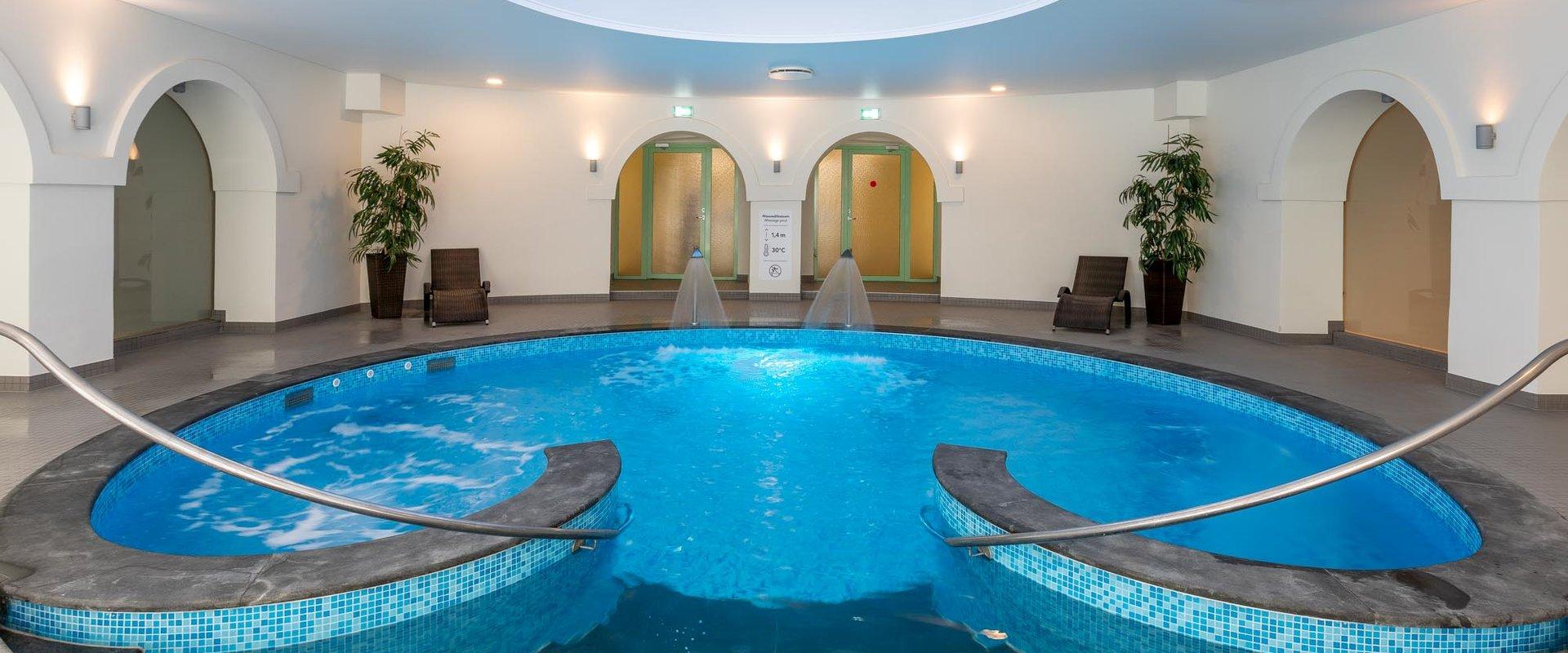 Hestia Hotel Strand, massage pool in the spa