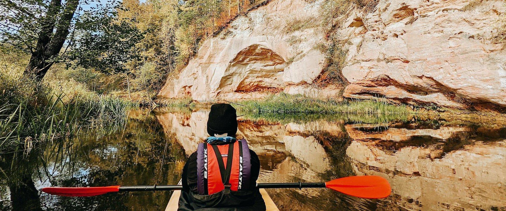 Võhandu kanuumatk süstamatk kayaking koopad müür visit estonia süst kayak sügis süst matkajuht