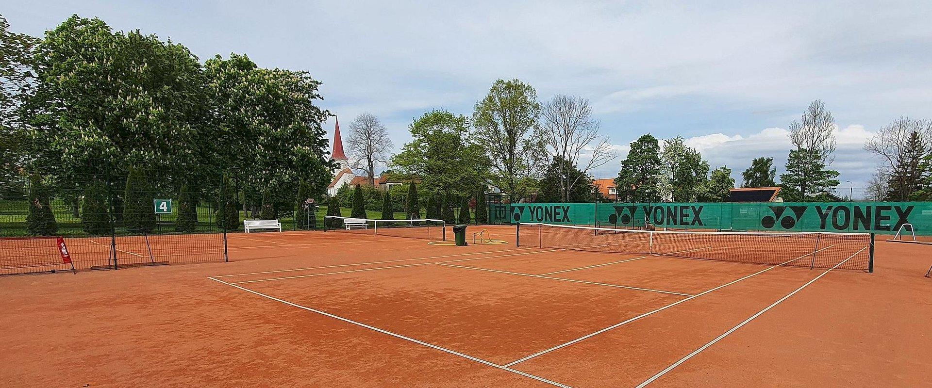 Haapsalu Krahviaia tennisekeskus