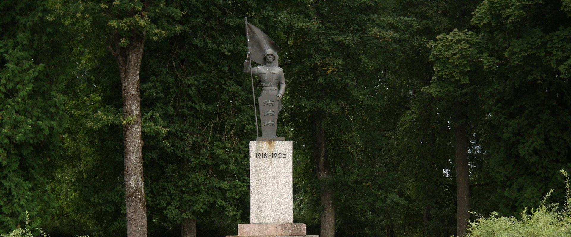 Vabadussõjas langenute mälestussammas Tarvastus