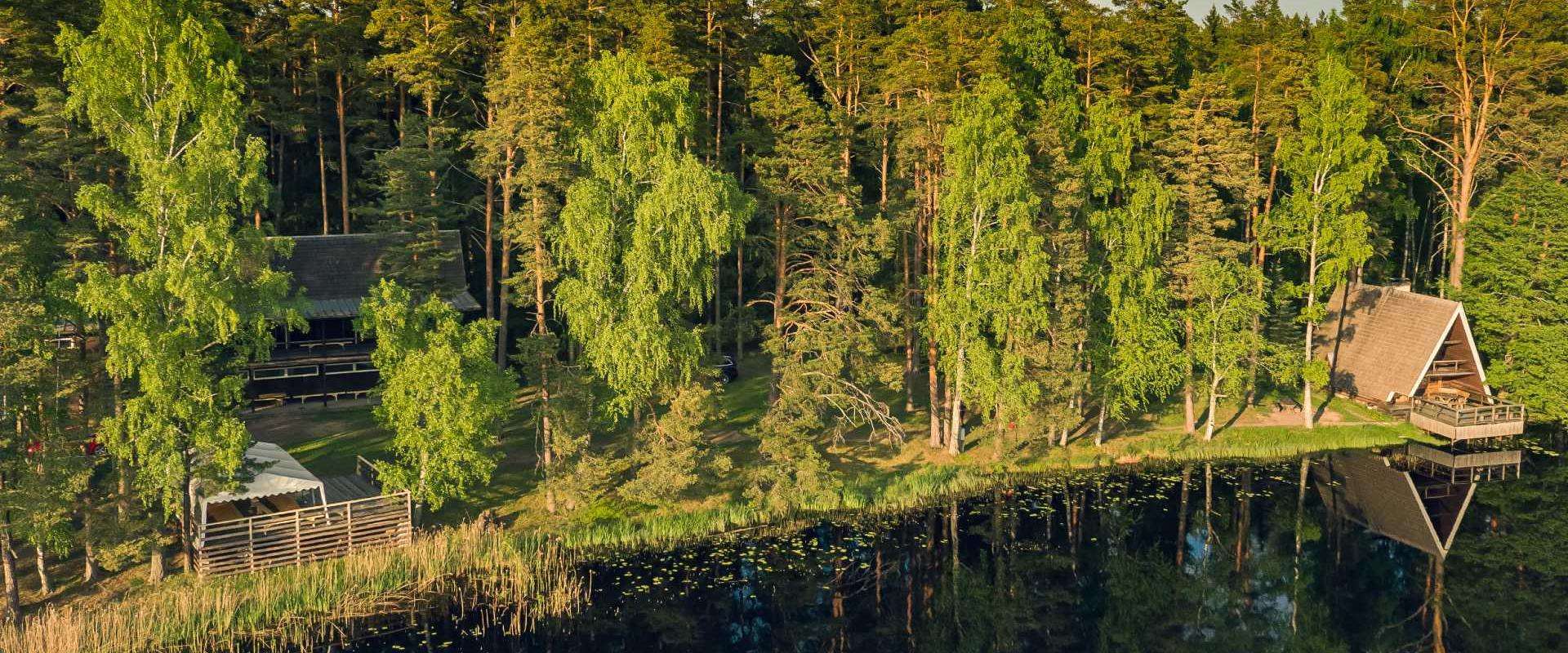 Saarjärve puhkemaja peamaja