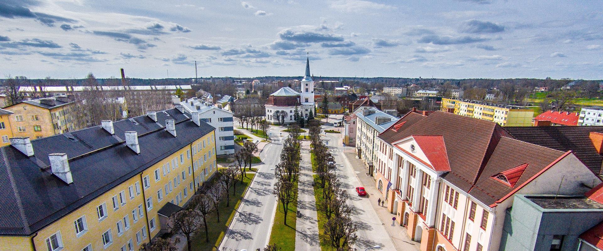 Die sich im Stadtzentrum befindende Jaanikirche entstand nach dem Projekt von Chr. Haberland im Jahre 1816 und ist die einzigste Kirche in Estland mit