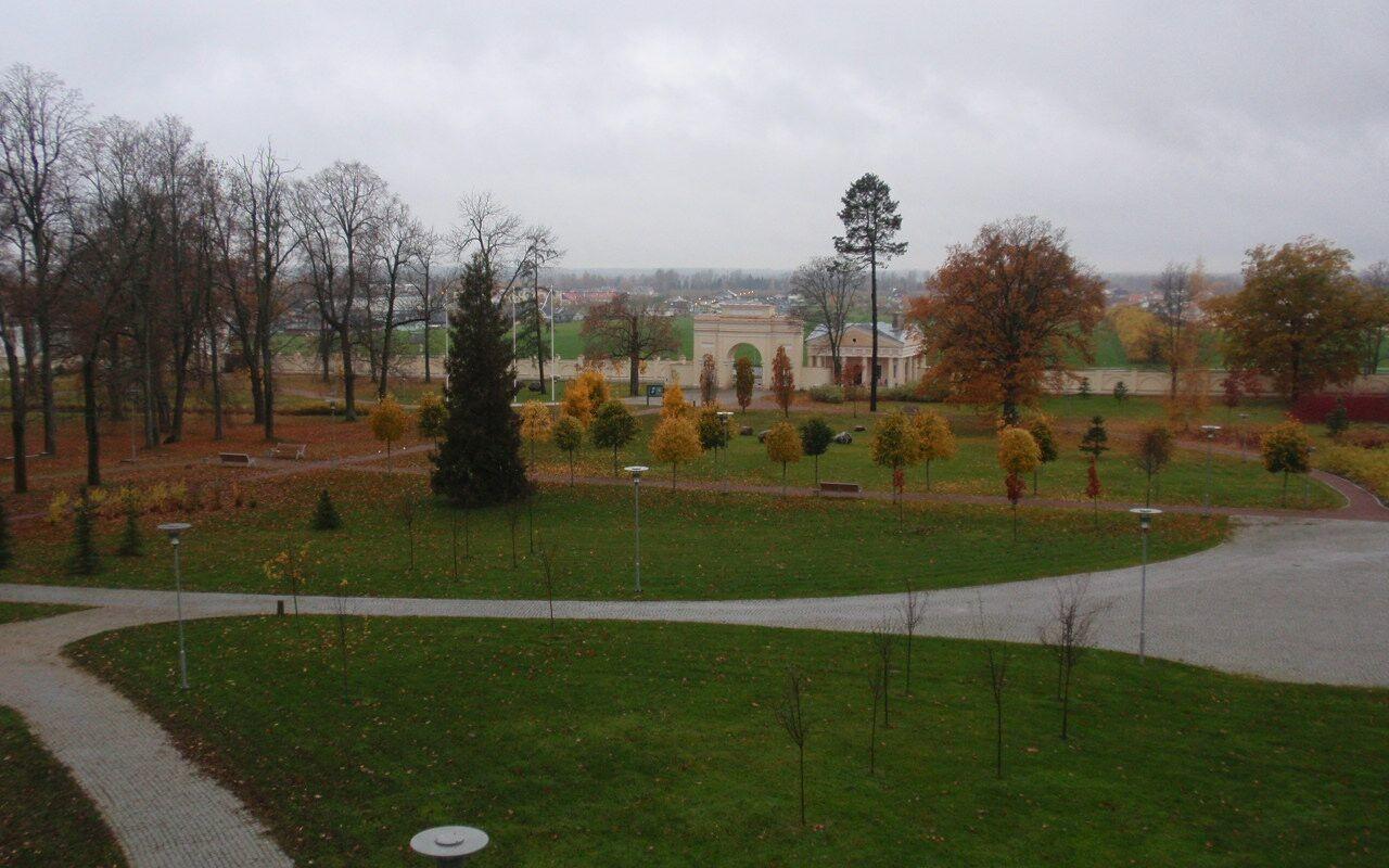 Raadi Manor Park in autumn