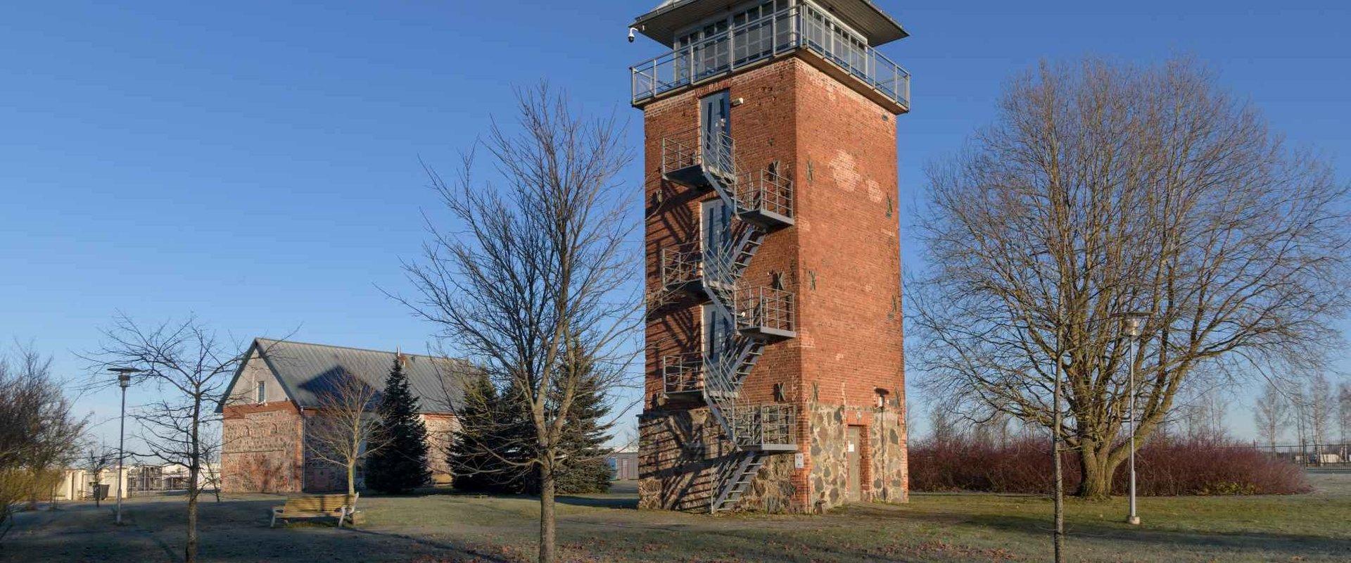 Water tower of Raadi Manor