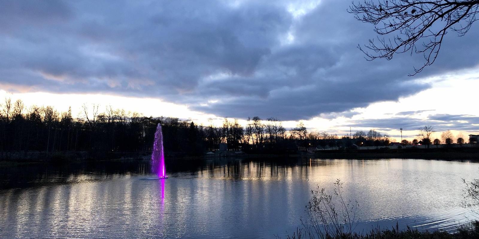 Abendlicher Blick auf den See von Raadi