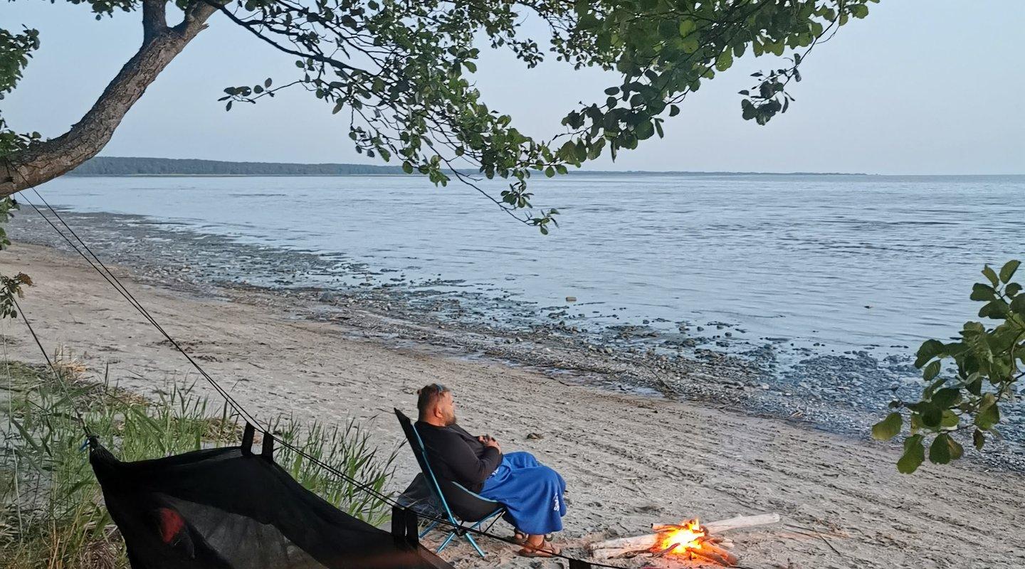 Spending the night in a tree tent in the beautiful places of Pärnu County