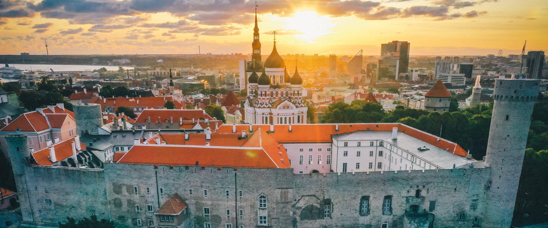 Tallinner Alexander-Newski-Kathedrale bei Sonnenuntergang