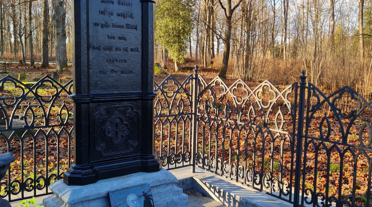 Adolf Hahn's burial place