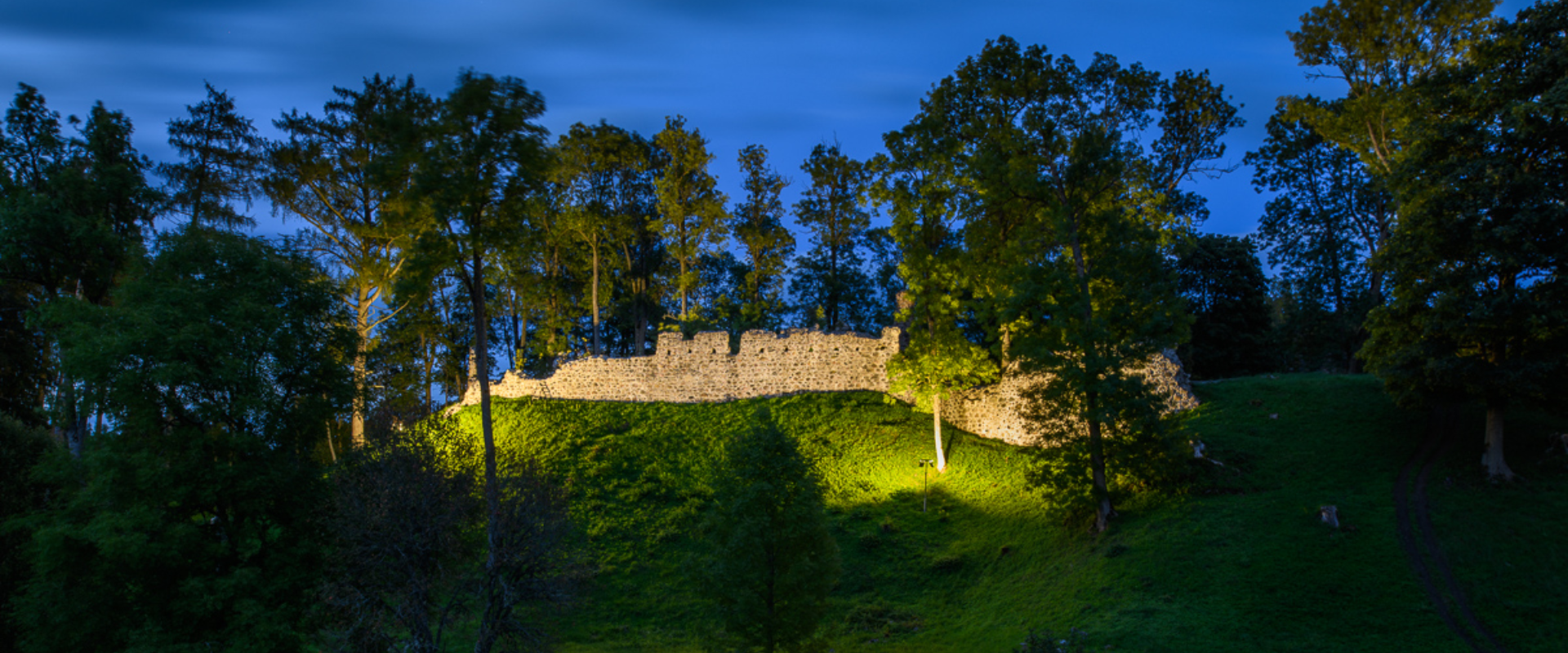 Helme ordulinnuse varemed