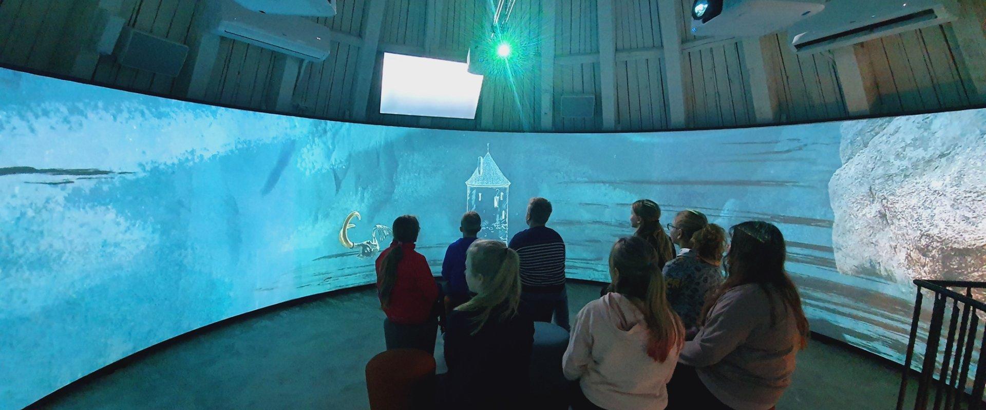 Guided tour of Pärnu Old Town with a visit to the circular panoramic cinema of the Red Tower