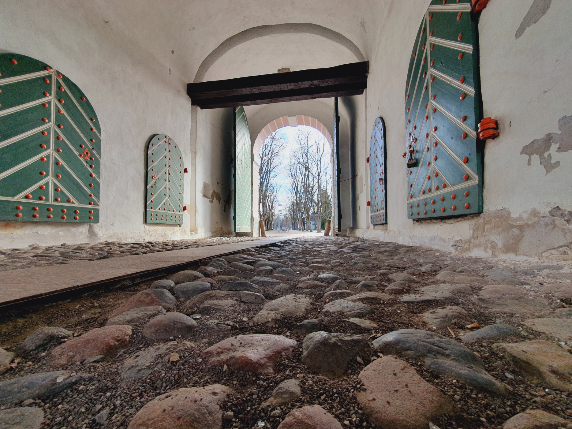 Guided tour of Pärnu Old Town with a visit to the circular panoramic cinema of the Red Tower