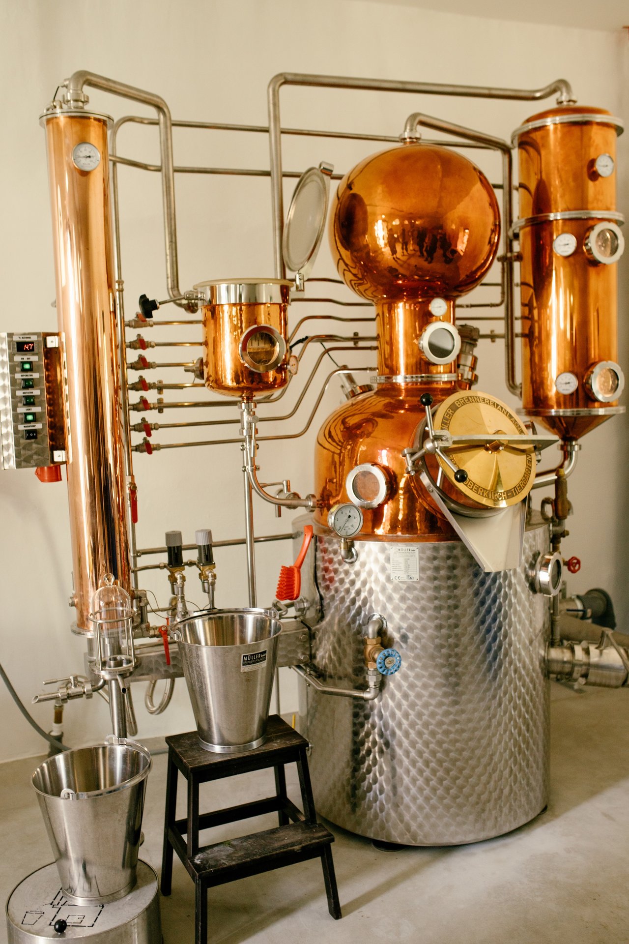 Lahhentage Distillery tasting tour on Saaremaa