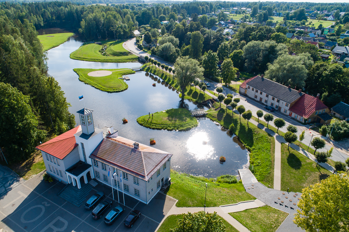 Zentraler Platz in Tõrva