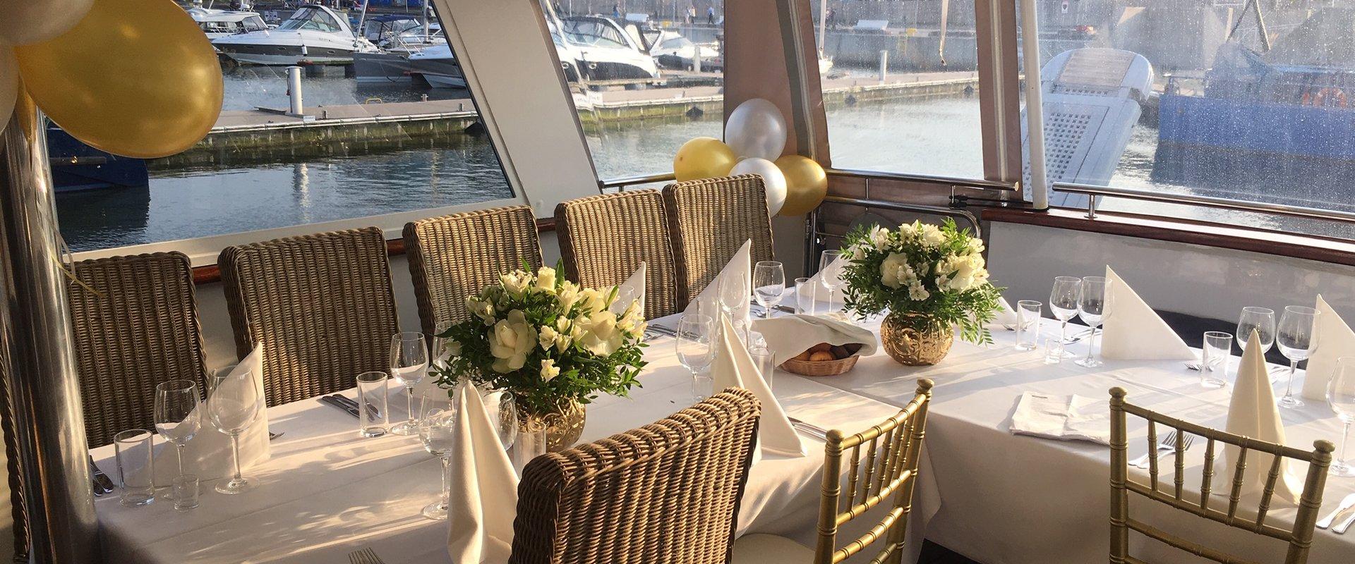 Merereis mootorlaev Mojitoga